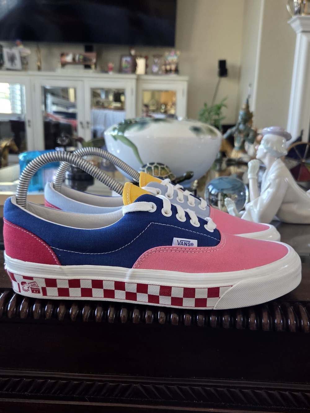 Vans Era 95 DX Anaheim  Low Top Sneakers - Pink/Navy with Checker Sole